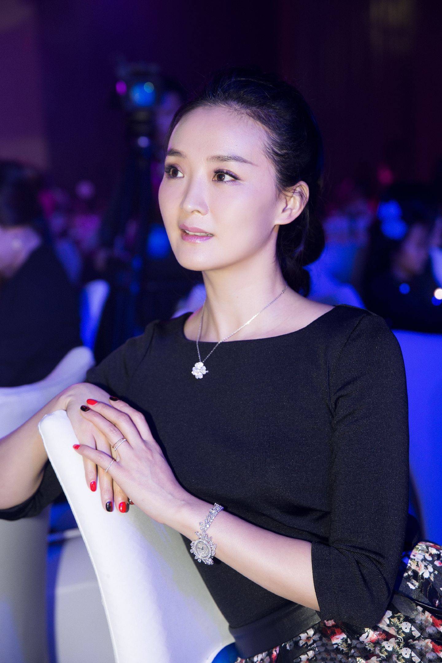 王艳吻戏(王艳吻戏片段)