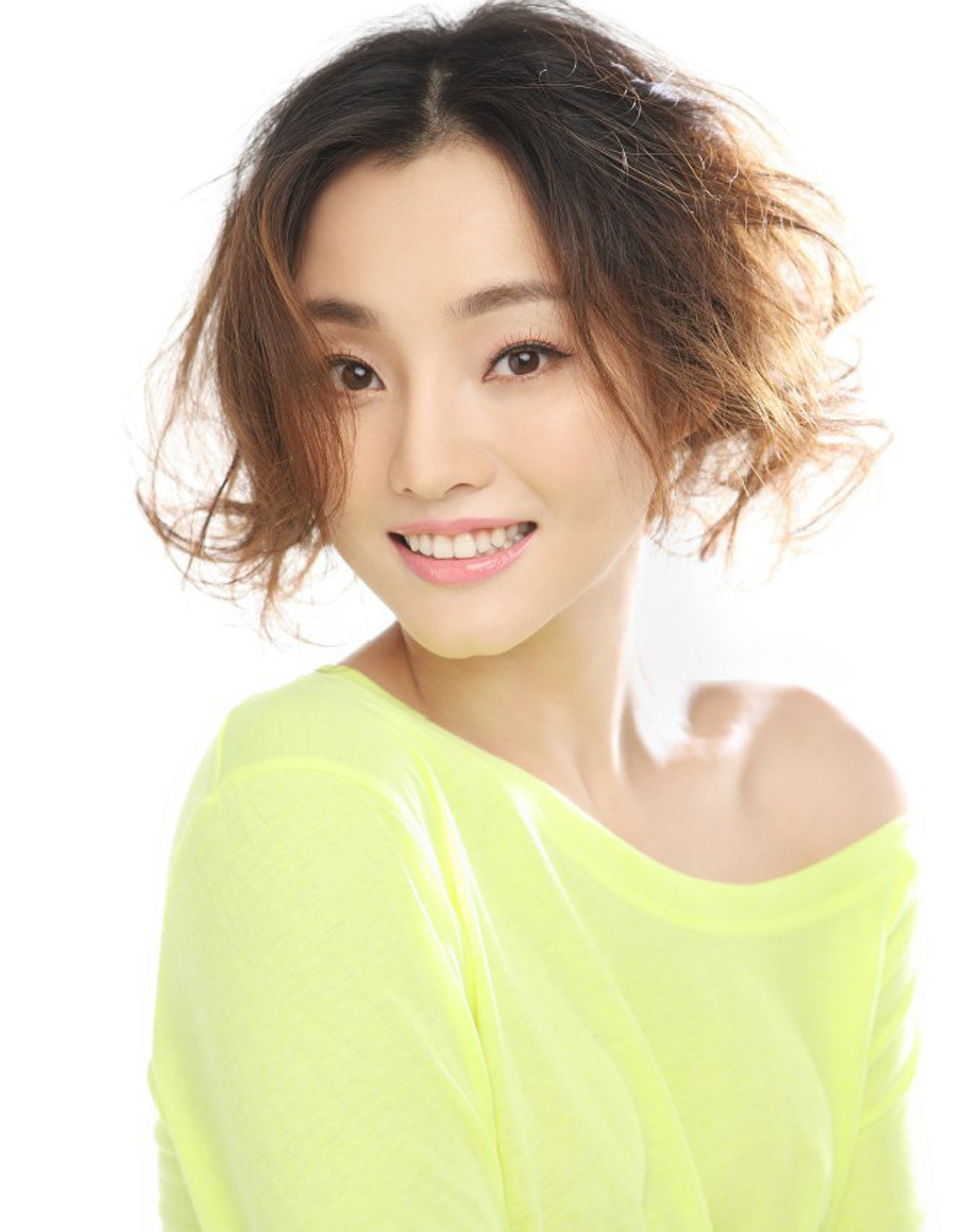 刘芊含主演的电视剧(刘芊含主演的电视剧热血芳在哪里看)