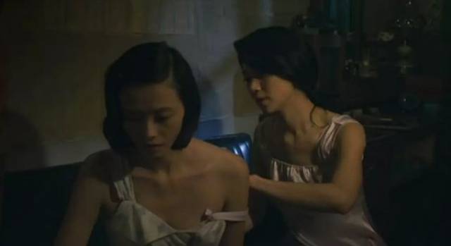 女同性恋吻戏(女孩子跟女孩子亲原声)