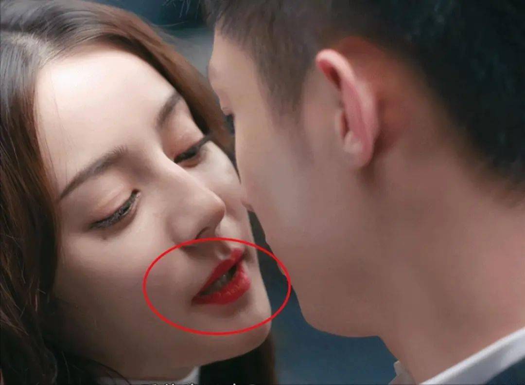 吻戏床(床上接吻)