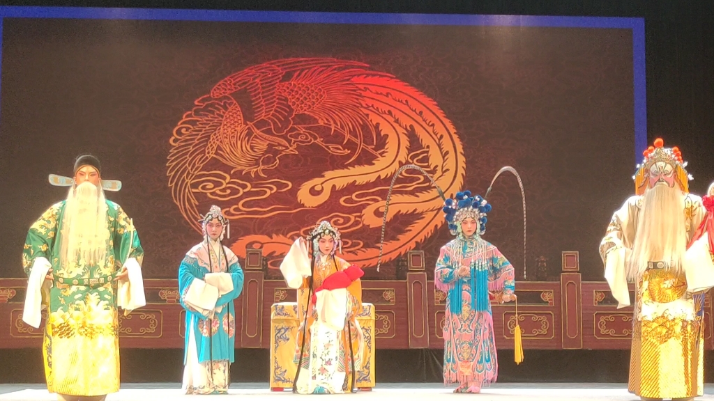 二进宫剧情介绍(二进宫剧情介绍 忽听得朝鞋落地金砖响)