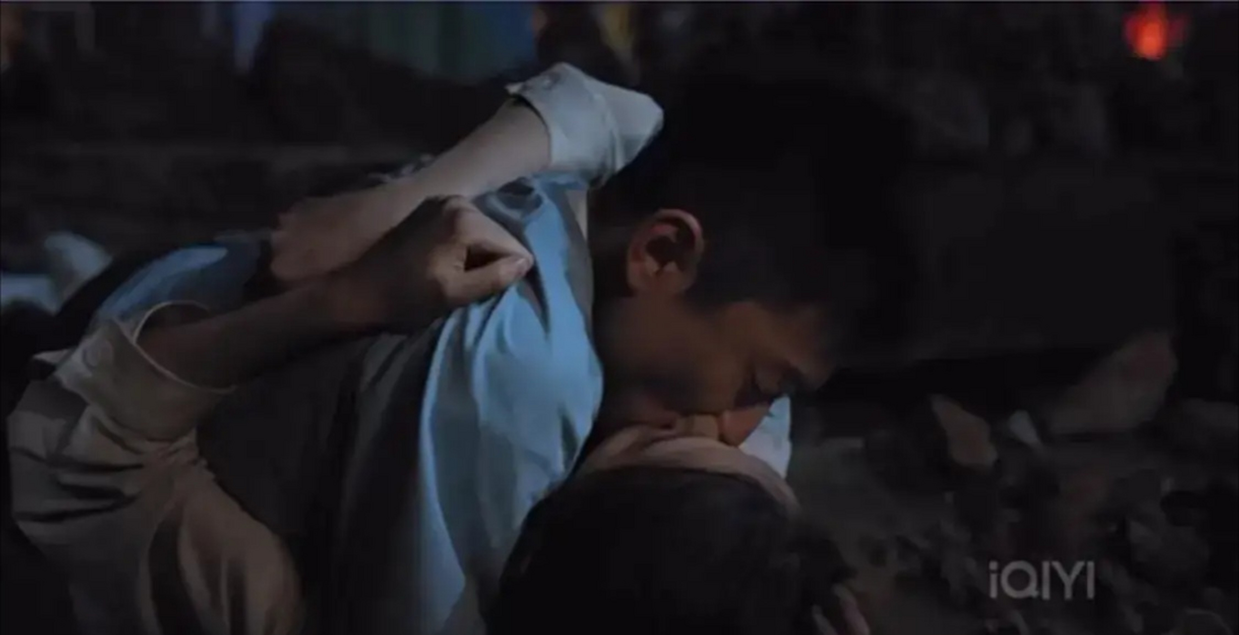 关晓彤吻戏(关晓彤吻戏古装)