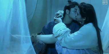 王祖贤吻戏(王祖贤吻戏合集,缠绵热吻,真情流露)