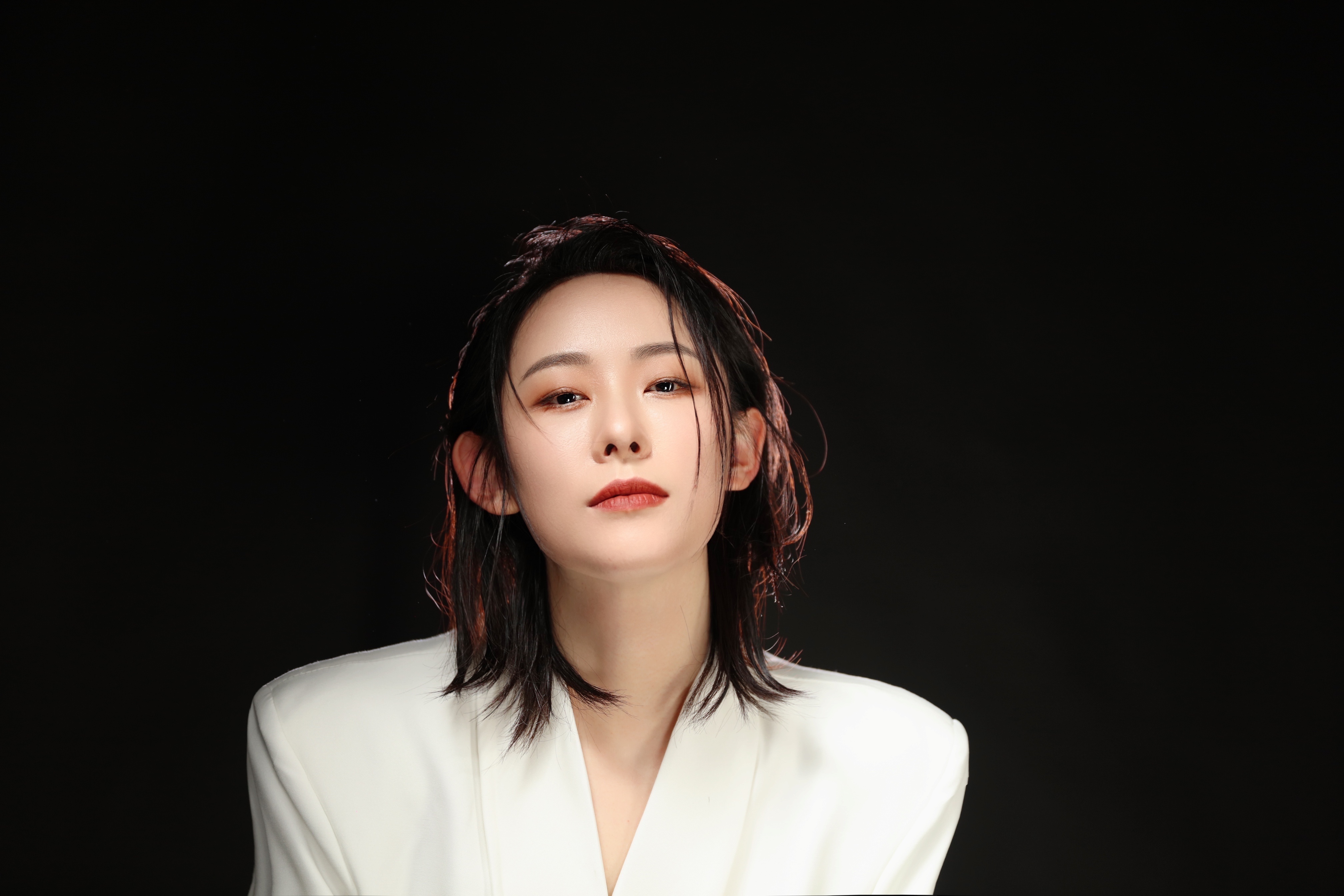 李威主演的电视剧(李威主演的电视剧全部小孩大人)