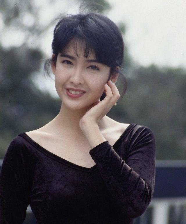 周慧敏吻戏(周慧敏吻戏图片)