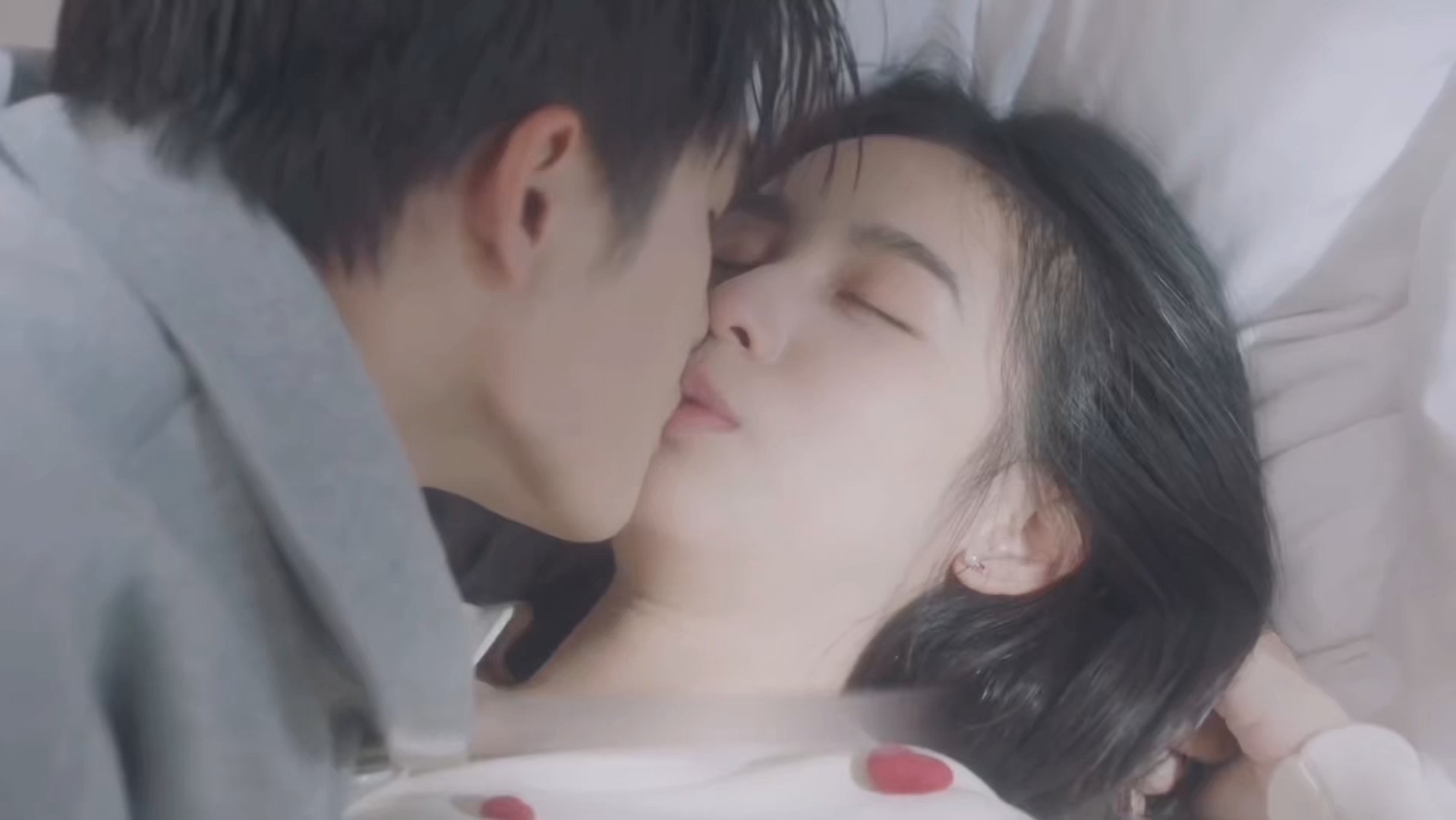 檀健次吻戏(很想很想你檀健次吻戏)
