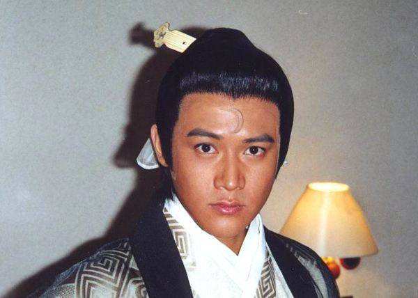 包青天扮演者(包青天扮演者金超群是他原音吗)