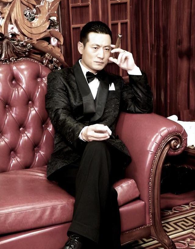 许文强的扮演者_许文强的扮演者有几位