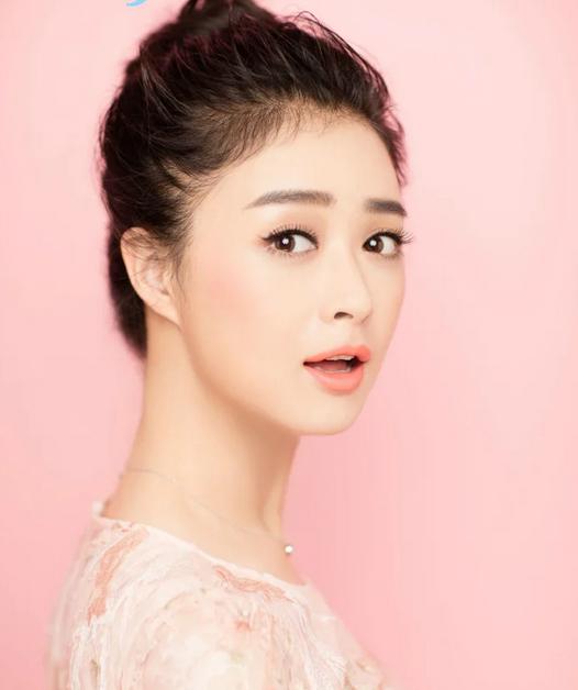 华妃扮演者_华妃扮演者是谁