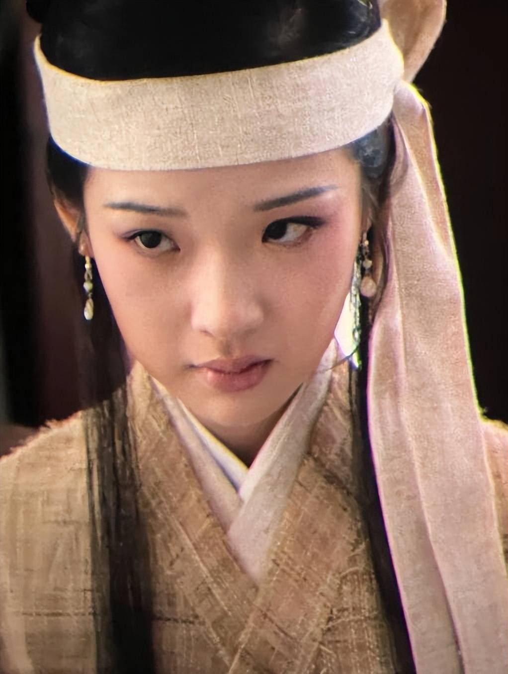新版红楼梦剧情介绍_新版红楼梦电视剧演员表