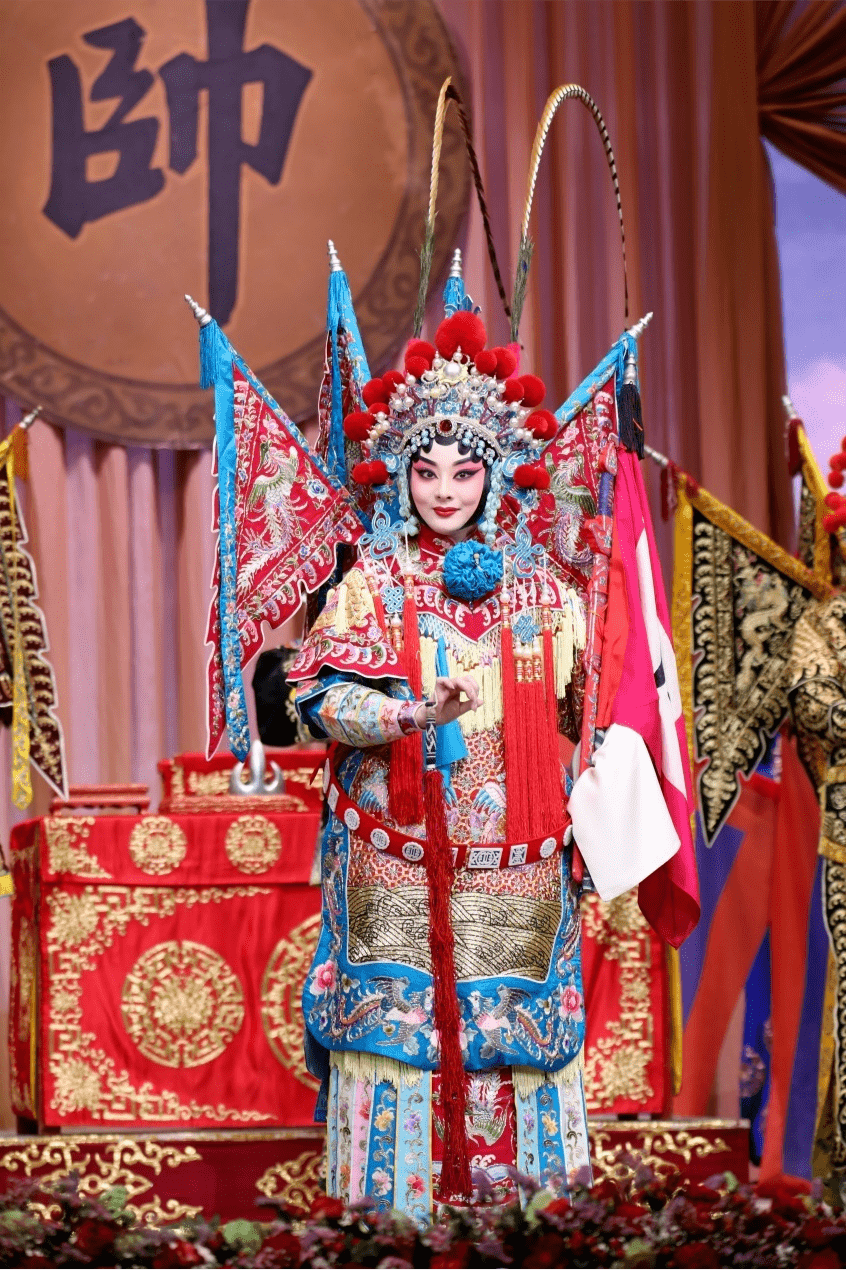 穆桂英扮演者_豫剧五世请缨穆桂英扮演者