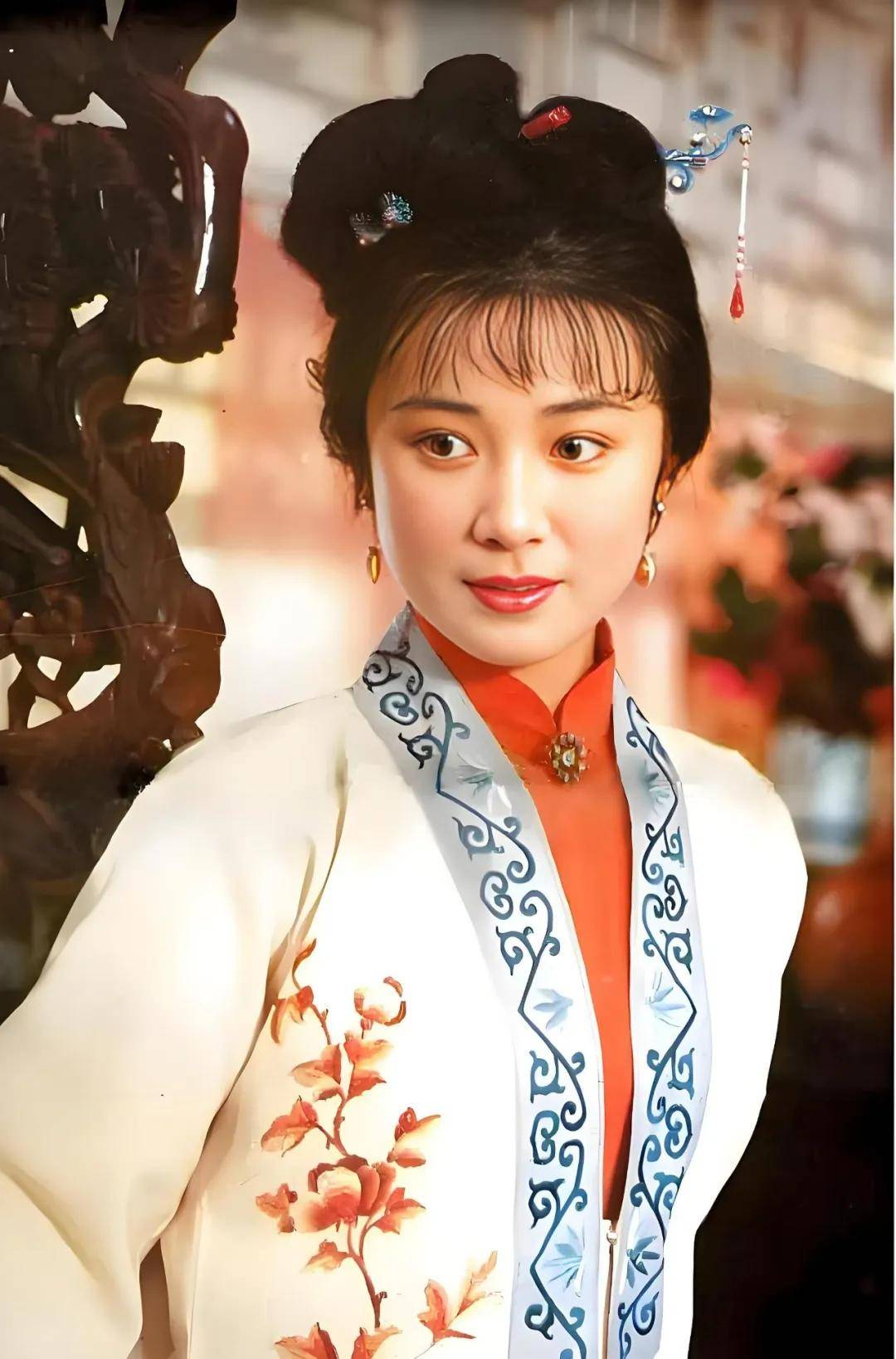苏妲己的扮演者_苏妲己的扮演者娜然