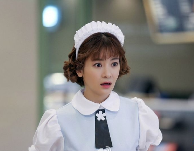小花的扮演者_猛鬼山坟小花的扮演者