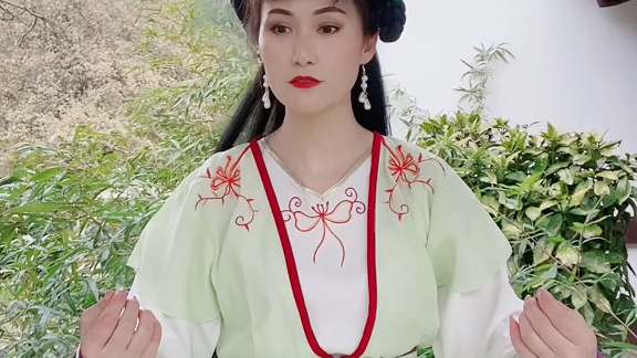 新白娘子传奇小青扮演者_新白娘子传奇小青扮演者肖燕