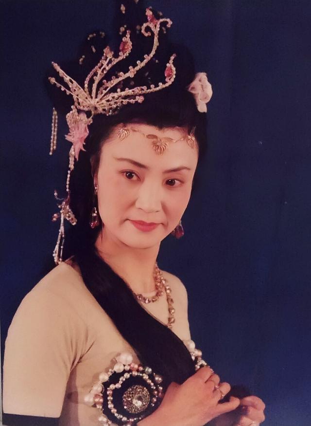 西游记白骨精扮演者_西游记白骨精扮演者是谁