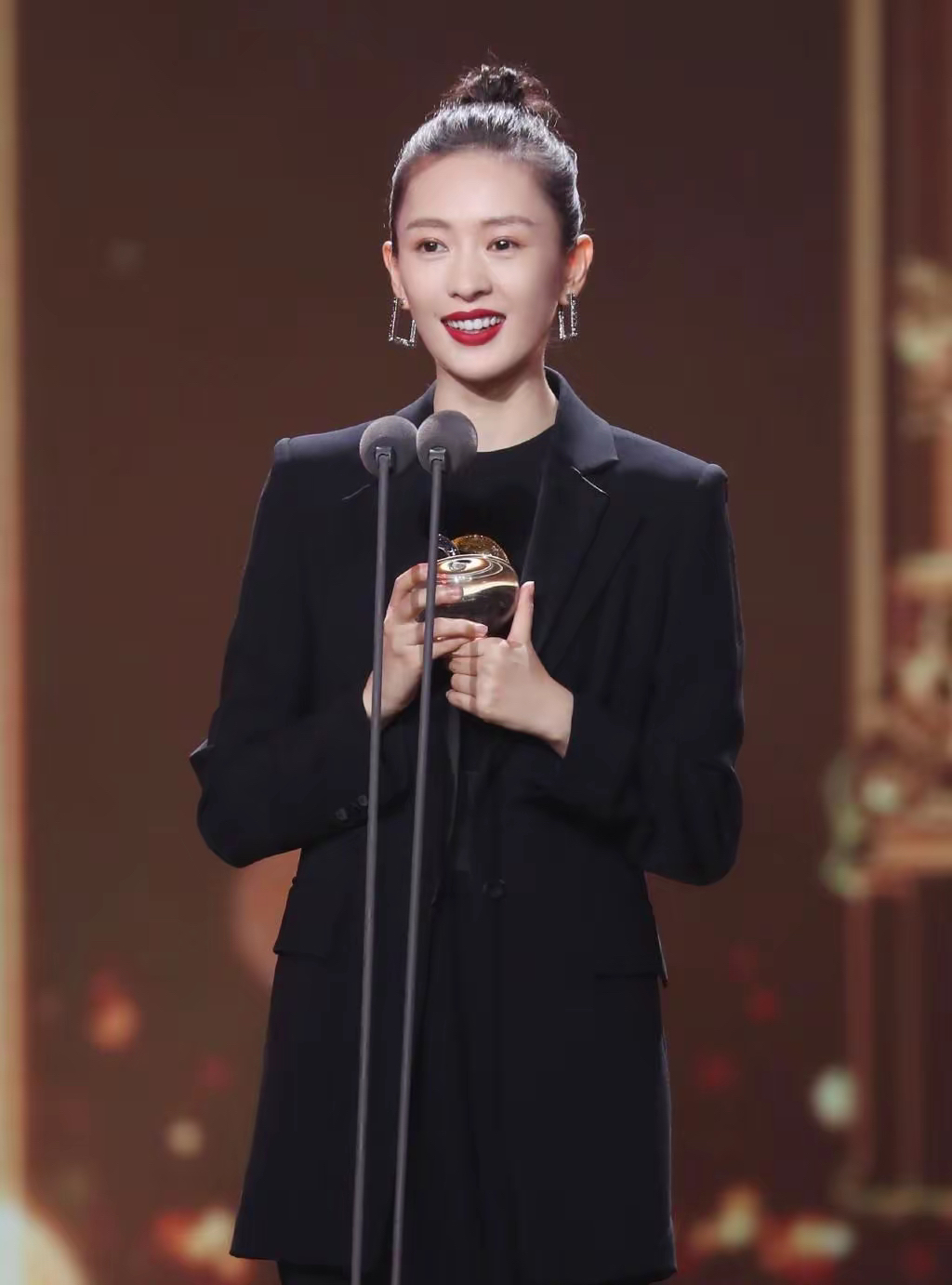 顾佳扮演者_顾佳扮演者图片