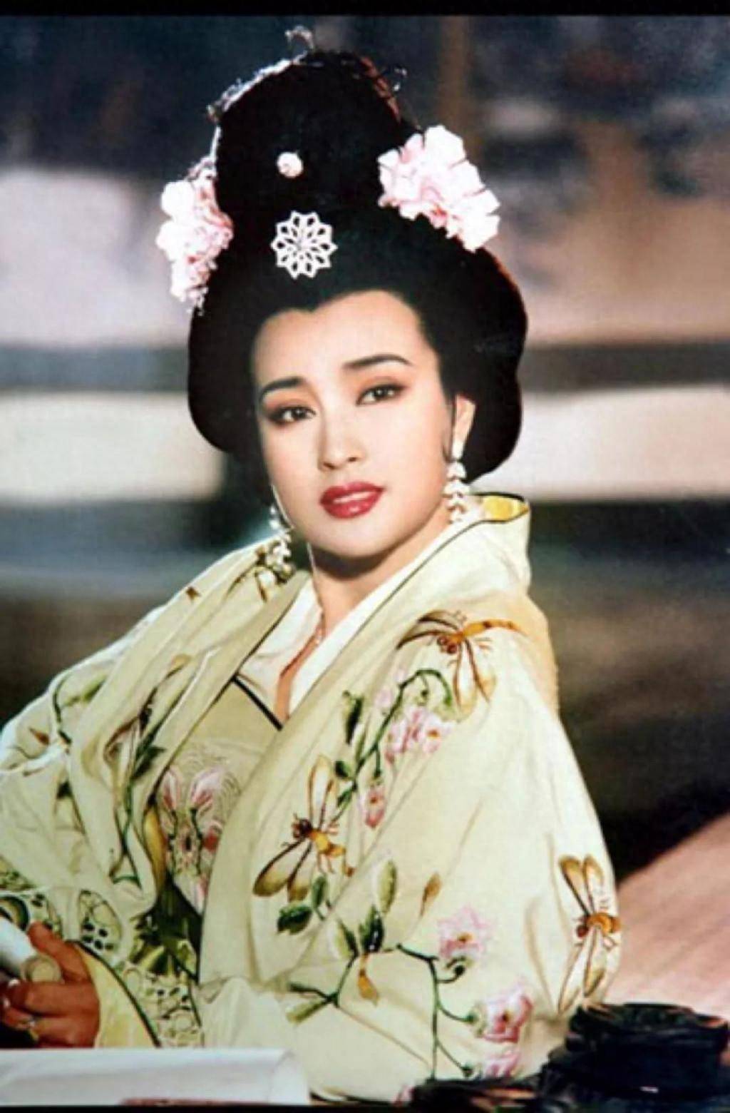 杨玉环扮演者_杨玉环扮演者张榕容