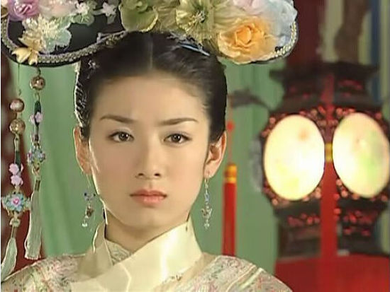 小燕子扮演者_小燕子扮演者黄奕图片