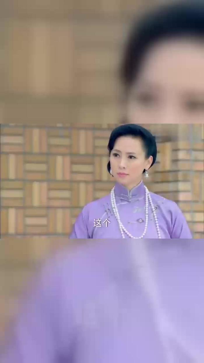 订婚当天环卫老妈泪洒全场_车祸当天老婆却陪着初恋砸金蛋短剧