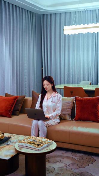 奔现后我被老板缠上_奔现后我被老板缠上短剧免费