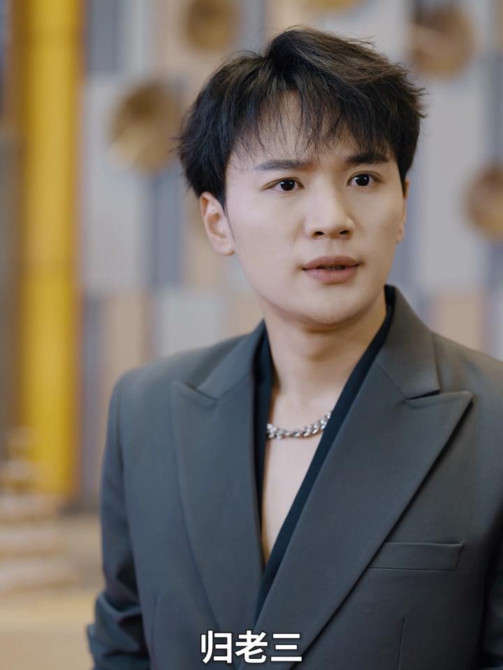 踹掉渣男后我被三个大佬宠上天_踹掉渣男她和豪门阔少和了 小说