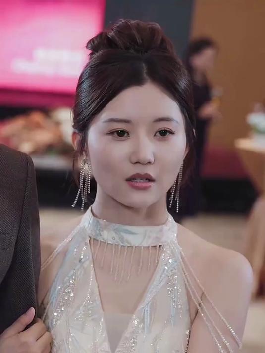 不装了我的身份曝光了_不装了我的身份曝光了在线观看