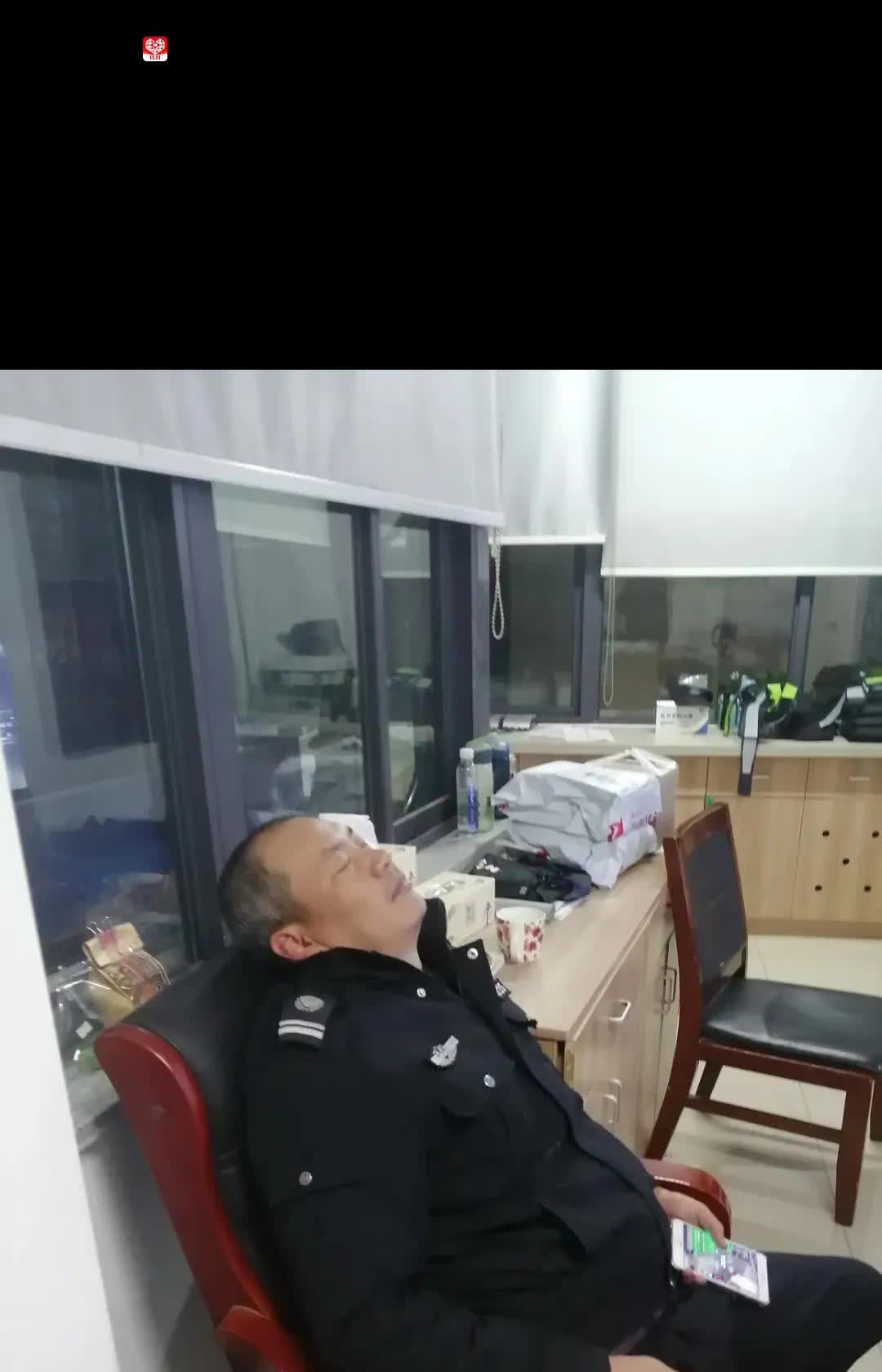 保安的开挂人生_保安的开挂人生短剧第一集解说