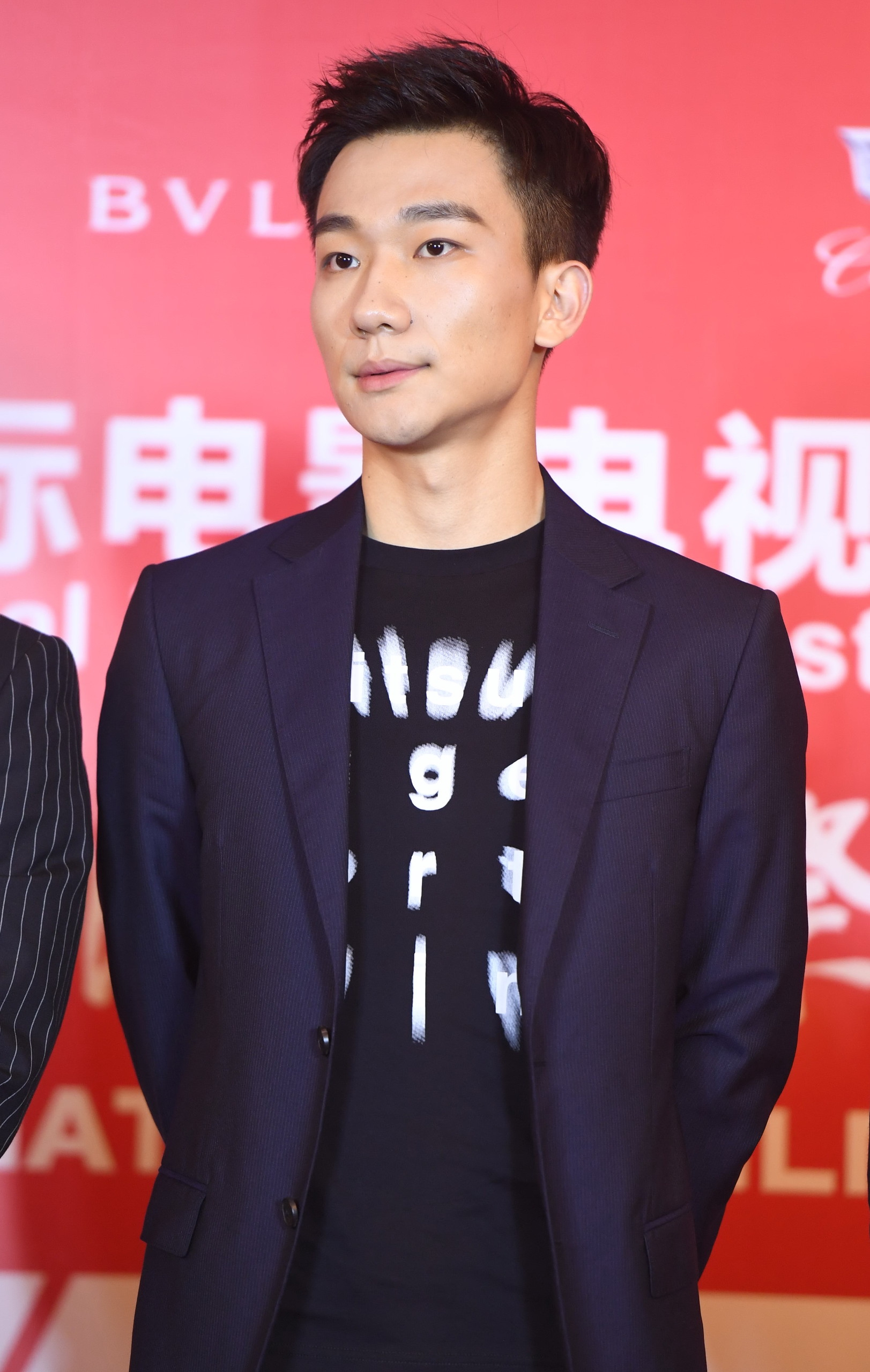伪装者剧情分集介绍(伪装者148集剧情介绍)