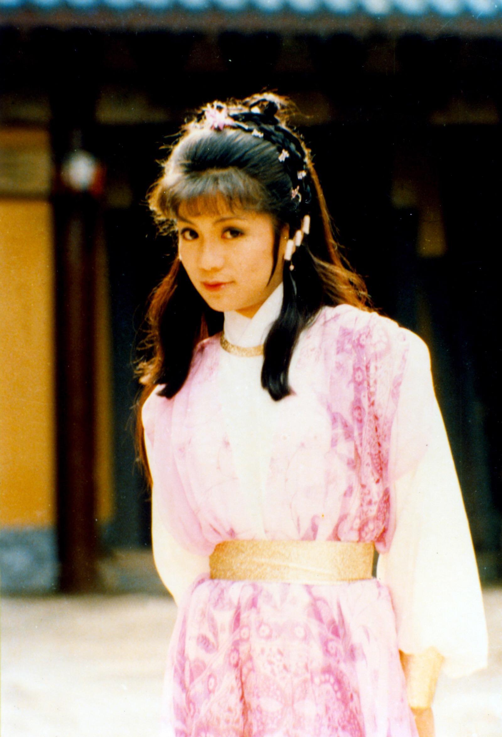 黄蓉扮演者_17版黄蓉扮演者