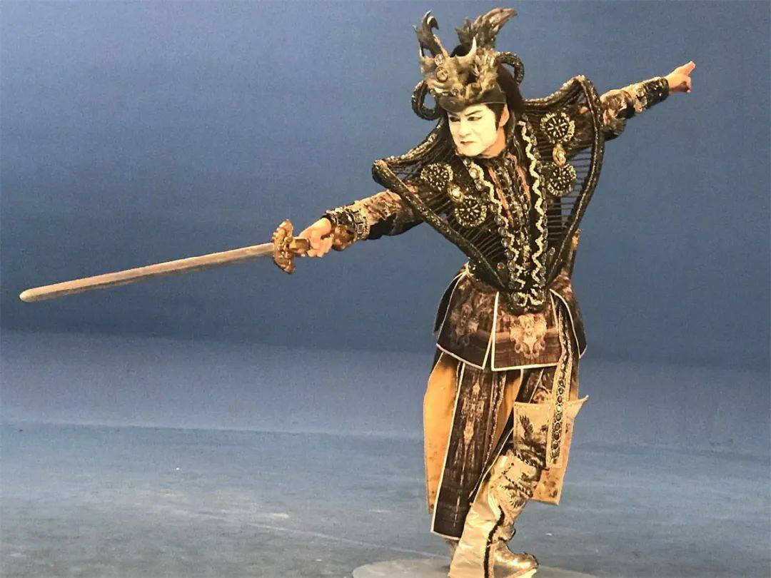 闻太师扮演者_闻太师扮演者吴兴国